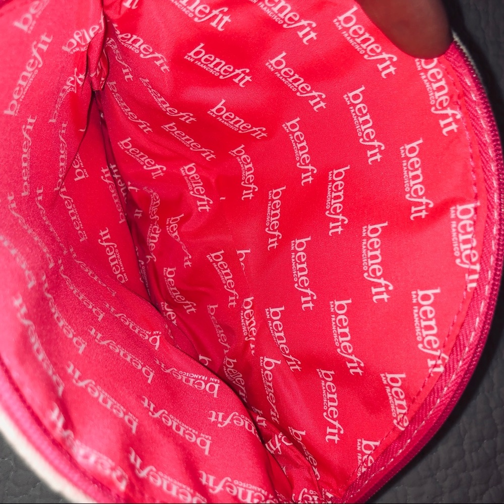 Benefit Cosmetics makeup bag 👄 - Picture 3 of 3